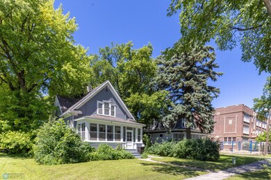 1012 10th St N Fargo-4.jpg