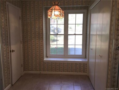 54 Lynwood Cir, Asheville, NC 28806 - photo 7