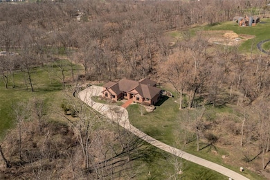 365 Abbotsford Rd, Cedar Rapids, IA 52403 - photo 3