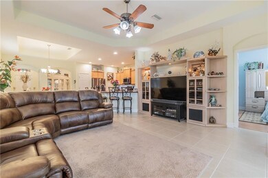 2533 Sapphire Greens Ln, Sun City Center, FL 33573 - photo 5