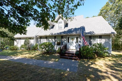 6 Bayes Hill Cir, Oak Bluffs, MA 02557 - photo 3