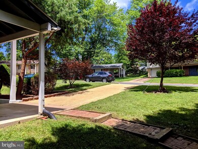 5022 Chanticleer Ave, Annandale, VA 22003 - photo 6