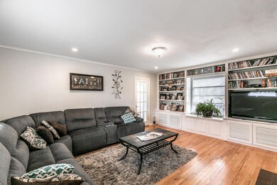 RE_1534 E Elm-6