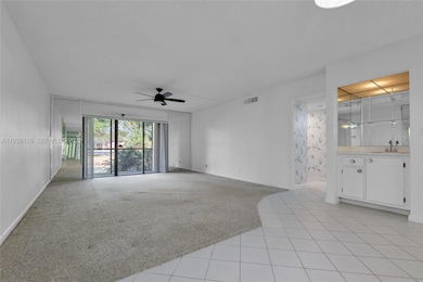 302 Lakeview Dr unit 105, Weston, FL 33326 - photo 5