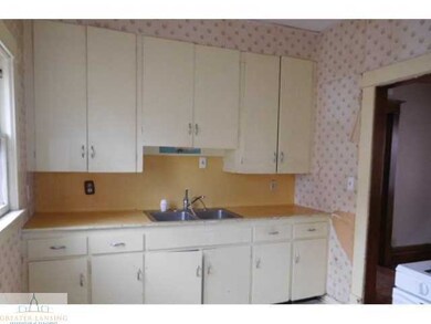 806 W Lapeer St, Lansing, MI 48915 - photo 6