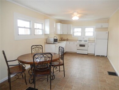 Unbelievable space in the huge eat in kitchen with