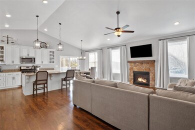 1104 Lucca Ct, Caseyville, IL 62232 - photo 4