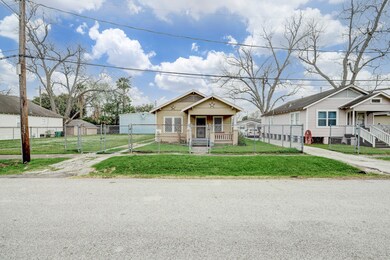 1005 Winston St, Houston, TX 77009 - photo 7