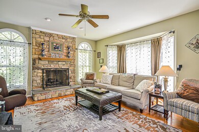 8983 Scott St, Springfield, VA 22153 - photo 6