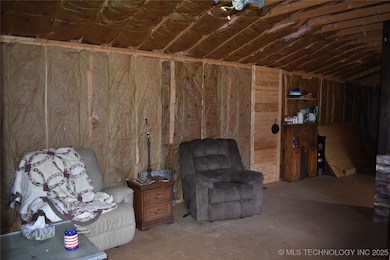 405 E Brown St, Hugo, OK 74743 - photo 4