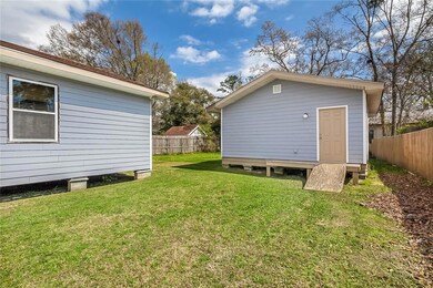 Large detached 20.7X20.3 workshop with electricity