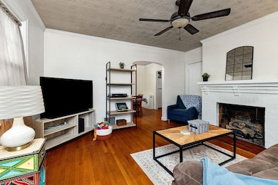 813 N Coalter St, Staunton, VA 24401 - photo 2