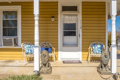 1119 Walnut St, Staunton, VA 24401 - photo 4