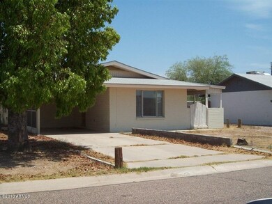907 GRAND (2)