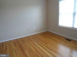 555 Willis Dr, Bunker Hill, WV 25413 - photo 5