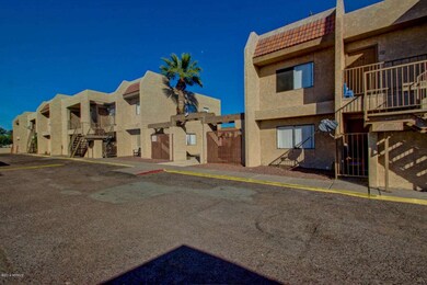 32nd - Exterior (10)