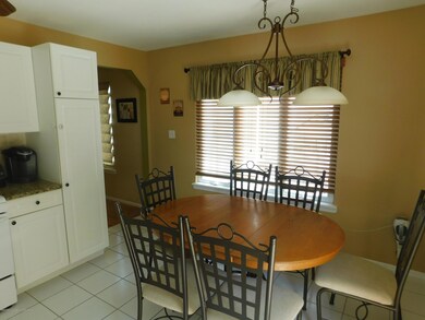 256 Malvine Ave, Staten Island, NY 10309 - photo 6