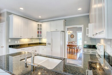 252 Foxwood Ln Wilmington NC-large-011-1