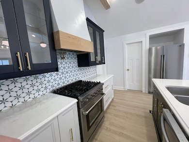 607 W Olive St, Bloomington, IL 61701 - photo 4