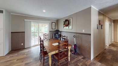 7.1-Dining Area