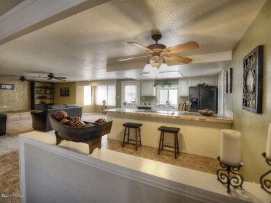005_Dining-Kitchen