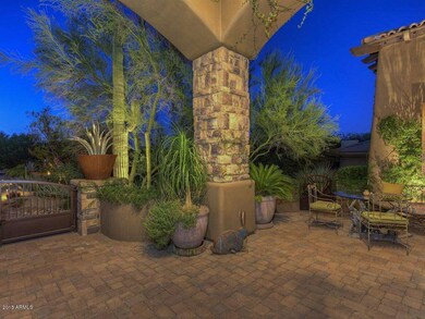 006_Front Courtyard