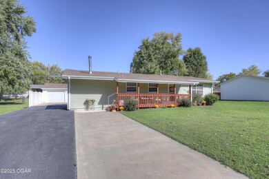 1121 Ash St, Carthage, MO 64836 - photo 4