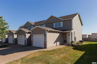 1729 Jenna Dr, Davenport, IA 52804 - photo 2