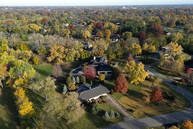 520 Ridgemoor Dr, Willowbrook, IL 60527 - photo 5