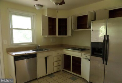 1004 Sayward Ave, Parkville, MD 21234 - photo 5