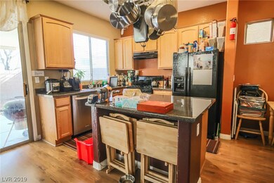 Kitchen features island - open to great room and d