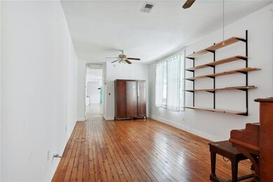 1410 owner unit living