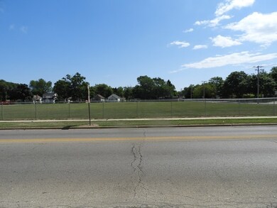 1002 N Jackson St, Waukegan, IL 60085 - photo 4