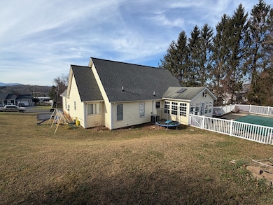 120 Sherry Ln, Galax, VA 24333 - photo 3