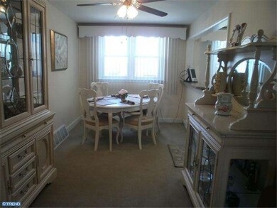 1059 Oakwood Dr, Glenolden, PA 19036 - photo 6