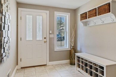 77 Pear Tree Ln, Newmarket, NH 03857 - photo 4