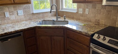 211 NW O St, Bentonville, AR 72712 - photo 4