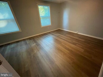 15018 Oak Crest Ct, Dumfries, VA 22025 - photo 3