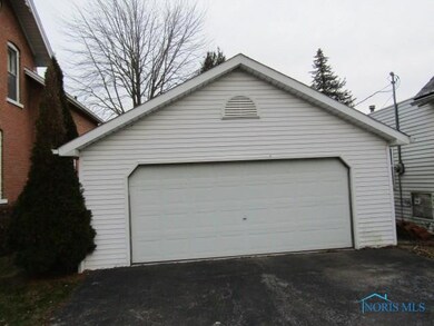 215 N Elm St, Woodville, OH 43469 - photo 6