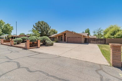 945 E Gunstock Rd