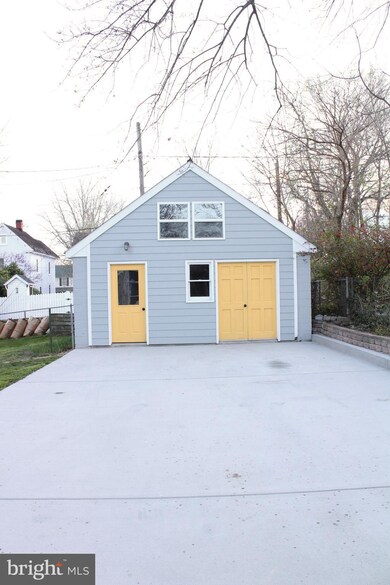 102 W Washington St, Shepherdstown, WV 25414 - photo 7