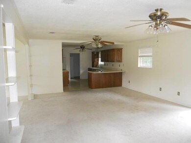 919 Oxford Dr, Laurel, MS 39440 - photo 6