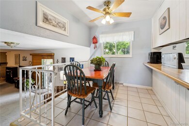 eat-in kitchen