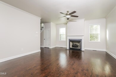 003-photo-living-room-14883391