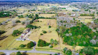 1930 W Sealy St, Alvin, TX 77511 - photo 4