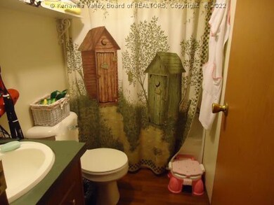 Main Level Bathroom.