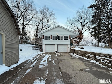 1929 5th St, East Moline, IL 61244 - photo 3