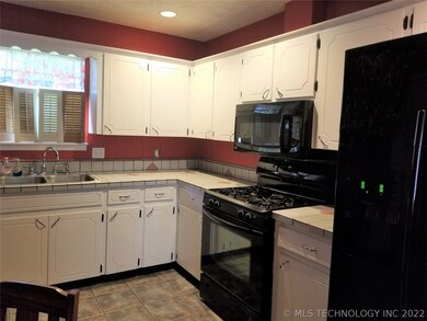 401 S Gum Ave, Broken Arrow, OK 74012 - photo 4