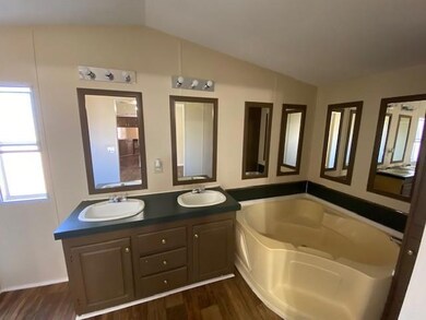 1620 E Reno Rd unit 17, Azle, TX 76020 - photo 7