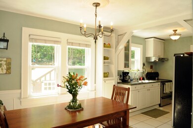 Sunny updated kitchen